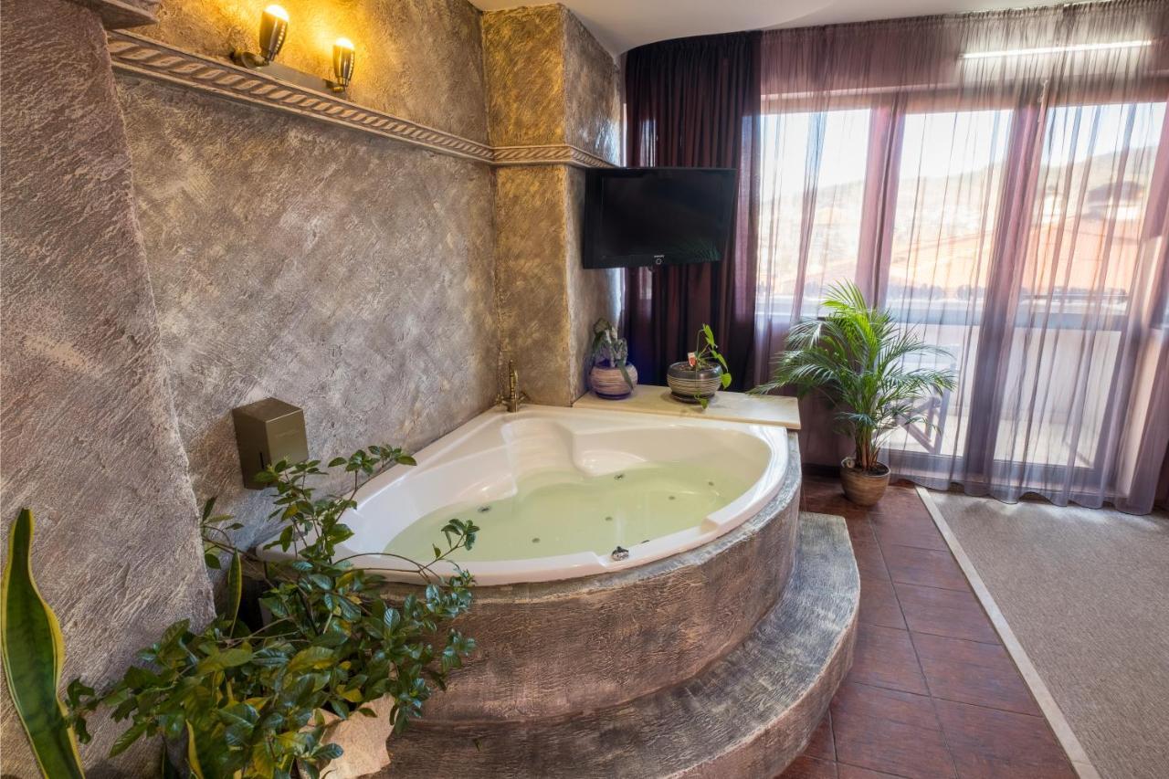 Хотел Том И Нези Класик Velingrad Eksteriør billede